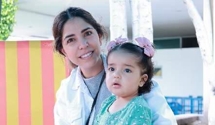  Adriana Estrada y Melina Dibildox.