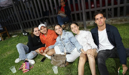  Ani Gómez, Marijó Flores Natalia Gaviño, Romina Gaviño y José Zapata.