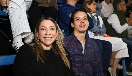  Montse y Lobo Elizondo.