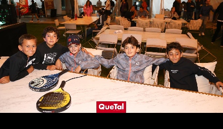 Jorge Fernández, Diego Guerrero, Sebastián Castro, Patricio Castro y Mauricio.