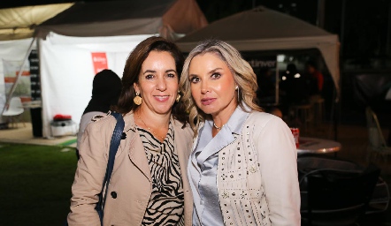  Alejandra Ávila y Karla Saucedo.