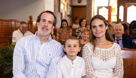  Myriam García y Herbert Trampe con su hijo Diego.