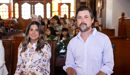  María José Barragán y Diego Rodríguez, padrinos de Carlota.