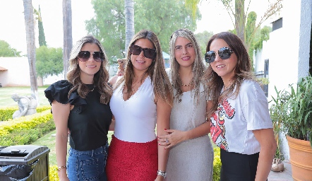  Imelda Martínez, Bárbara Berrones, Mariana Berrones y Fer Castillo.