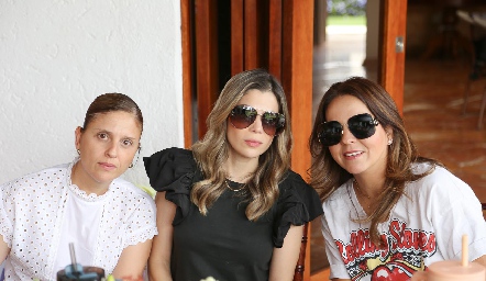  Mari Carmen Aldrete, Imelda Martínez y Fer Castillo.