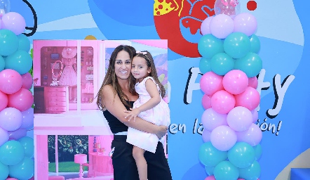  Gloria Leal con su hija Roberta.