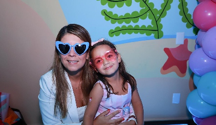  Marifer Leal y Roberta Enríquez.