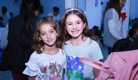  María Inés Zamanillo y Catalina de Alba.
