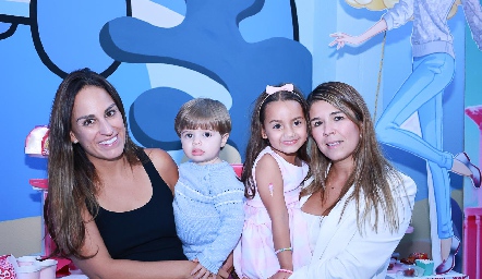  Gloria Leal, Juan Manuel, Roberta Enríquez y Marifer Leal.