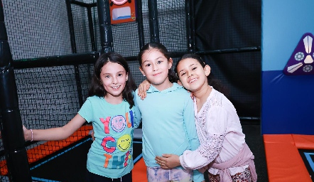  María Jimena, Ana Paula y Valeria.