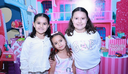  Dánica Figueroa, Roberta Enríquez e Irene Figueroa.