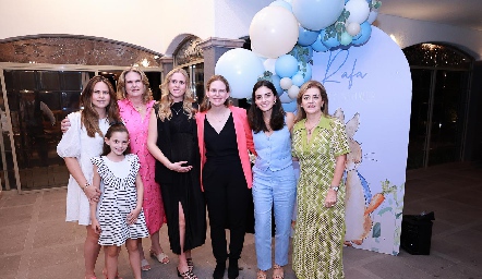  Marianane Velasco, Marina Zermeño Carmen Zwieger, Ingrid Velasco, Ceci Velasco, Adriana Olmos y Adriana Carrera.