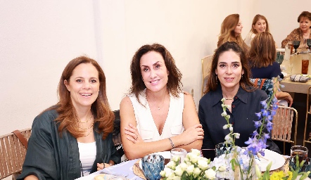  Paty Fernández, Verónica Zepeda y Maribel Lozano.