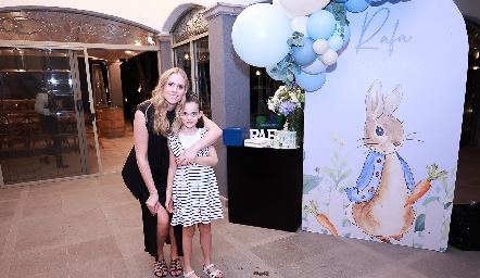  Ingrid Velasco y Marina Zermeño.
