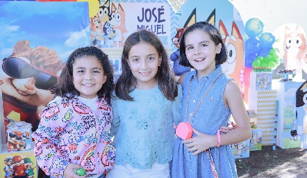  Natalia Briseño, Luciana Briseño y Paula Briseño.