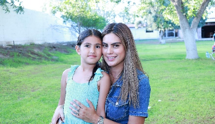  Bárbara Berrones con su hija Bárbara Rojo.