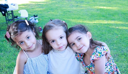  Dani, Camila López y Montse Jasso.