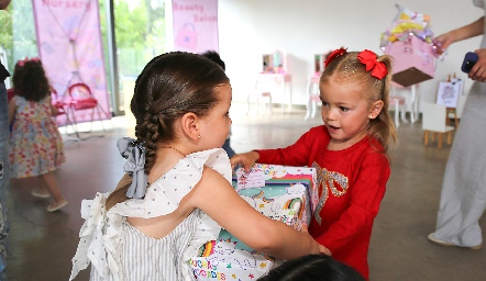  Loretta y Cayetana.