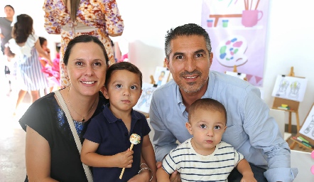  Estef, Alejandro, Ferrán y Tiago.