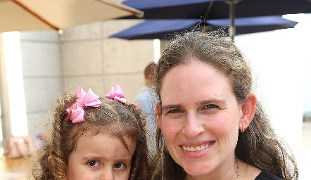  Carmina Bandín y Cecilia Velasco.