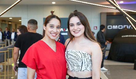  Emire y Valeria Mendoza.
