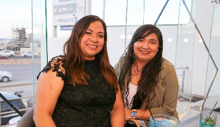  Elizabeth y Mariana.