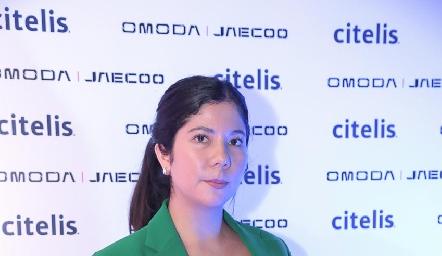  Estefanía Tovar.