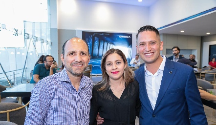  Alfredo Espinoza, Fátima Daniela y Gerardo León.