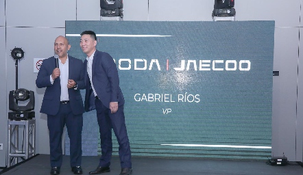  Gabriel Ríos y Derek Zhu.