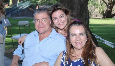  Roberto Lozano, Montse Lozano y Paty del Bosque.