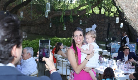  Paulet Lozano con su sobrina Loretta.