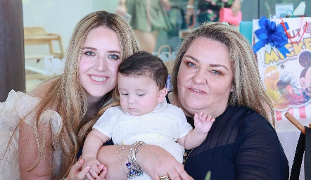  3 generaciones, María Orozco, Sebastián García y María Calvillo.