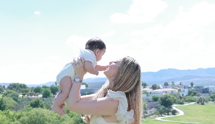  María Orozco con su hijo Sebastián García.