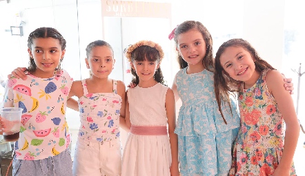  Emma, Caro, Emilia, Vale y Elena.