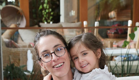  Patricia Dávila, Elena, Paz y Olivia Rodríguez.