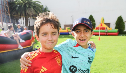  Patricio Torres y Diego Córdova .