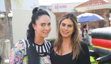  Gaby Herrán y Bárbara Berrones.