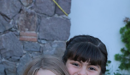  Julia y Sofía.
