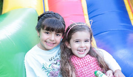  Sofía y Luisa.