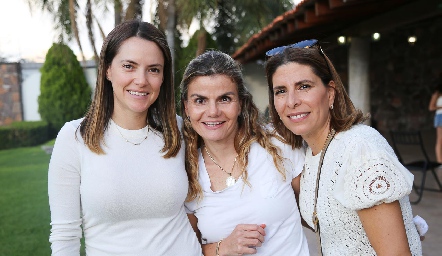  Las mamás de los cumpleañeros, Adriana Medina, Érika Matuk y Nelly.