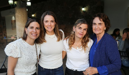  Nelly, Adriana Medina, Érika Matuk y Menchus.