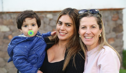  José Miguel Rojo, Bárbara Berrones y Sofía Rueda.