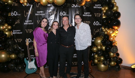  Claudia Vázquez, Claudia Obregón, Luis Obregón y Fernando Obregón.