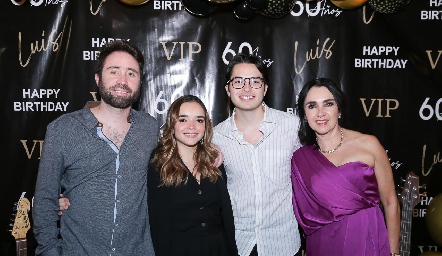  Alejandro Castañeda, Claudia Obregón, Fernando Obregón y Claudia Vázquez.