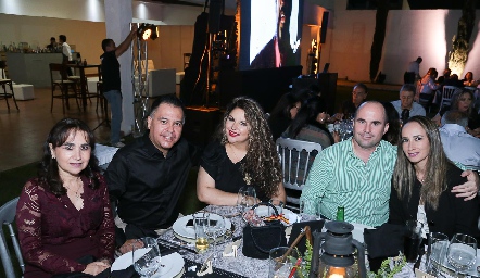  Elizabeth Torres, Oscar Puebla, Anel Fernanda, Antonio Rodríguez e Ileana Araiza.