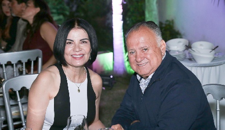  María Esther Velázquez y Ariel Aldrett.
