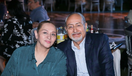  Claudia Pinal y Miguel Corpus.