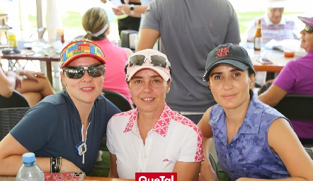  Isabella Morales, Marcela Alcalde y Lourdes Orozco.