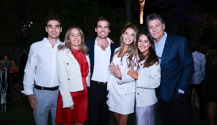  Evaristo Cano, Catalina Martínez de Cano, Alfredo Cano, Ana Victoria de la Rosa, Bárbara Cano y Alfredo Cano.