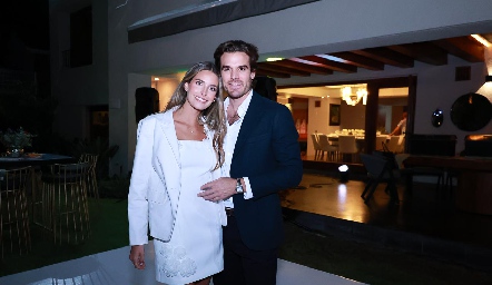  Ana Victoria de la Rosa y Alfredo Cano se comprometieron en matrimonio.